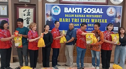 Sambut Waisak 2569 BE, PSMTI Riau Salurkan Bantuan untuk 67 Guru Agama Buddha Non Sertifikasi di Pekanbaru