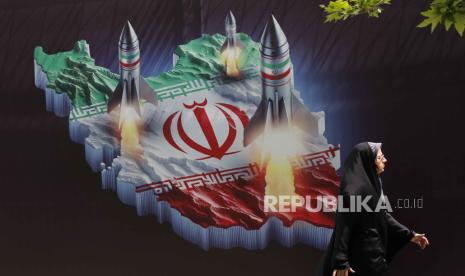 Iran Segera Tembakkan Rudal Balistik ke Israel