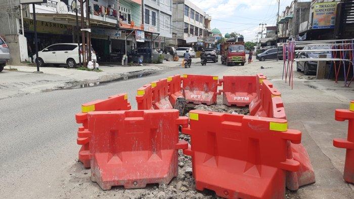Akibat Galian Pipa Air Bersih Sejumlah Ruas Jalan Kayu Manis Pekanbaru Rusak