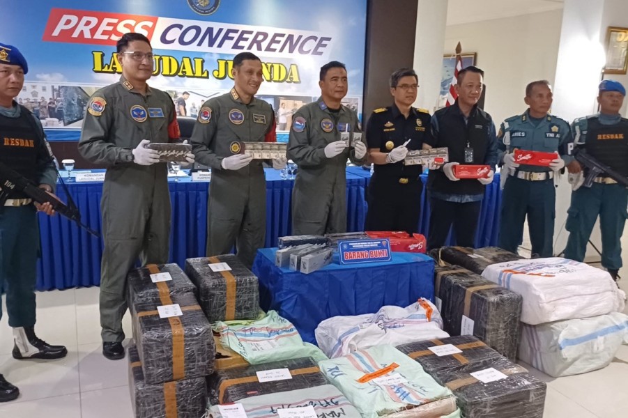 TNI AL Gagalkan Penyelundupan 1,4 Ton Rokok Ilegal di Bandara Juanda, Modus Baru
