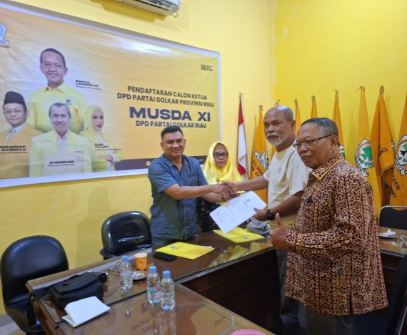 Ridwan GP Kandidat Pertama Ambil Formulir Pendaftaran Calon Ketua Golkar Riau