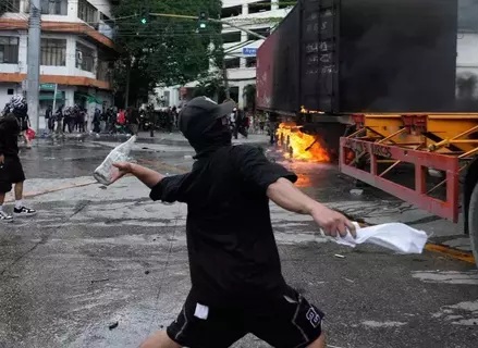 Sebanyak 17 Orang Pendemo Filipina Ditangkap, Lempari Polisi