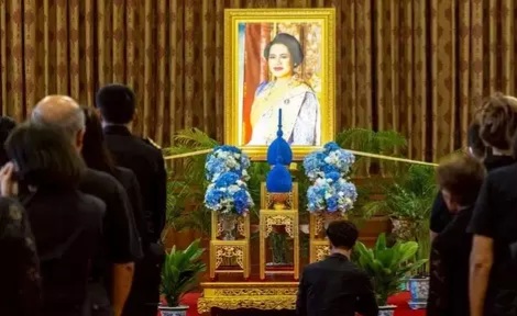 Upacara Pemakaman Ibu Suri Thailand Sirikit Digelar Selama Setahun