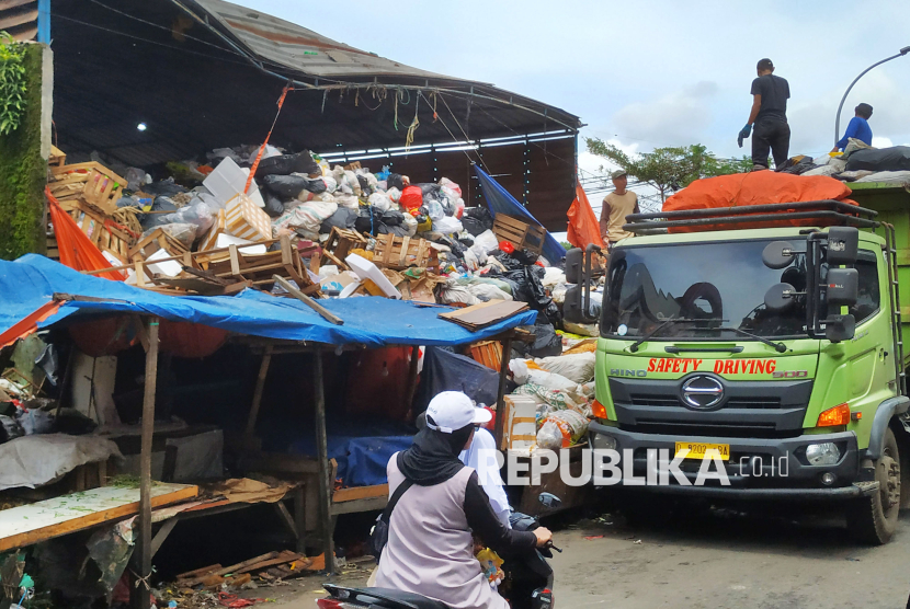 Pemkot Bandung Targetkan Kelola 30 Persen Timbulan Sampah