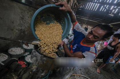 Produsen Tahu dan Tempe Keluhkan Tingginya Harga Kedelai, Efek Perang Dagang?