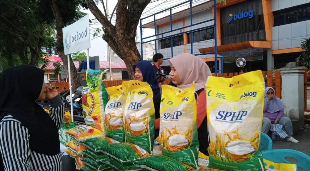 Bulog Riau sebut oknum pedagang nakal catut karung bekas beras SPHP