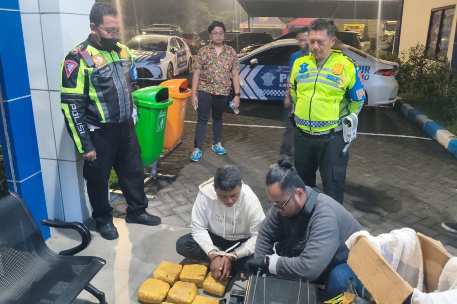 PJR & BNN Jatim Gagalkan Pengiriman 7 Kg Sabu-Sabu dari Malaysia di Tol Waru Gunung
