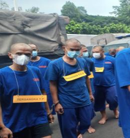 Pria Paruh Baya Ditangkap di Bandung, Edarkan Kokain Modus Sembunyikan di Makanan Ringan