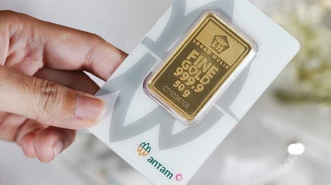Harga Emas Antam Hari Ini Masih Bertahan di Rekor Tertinggi