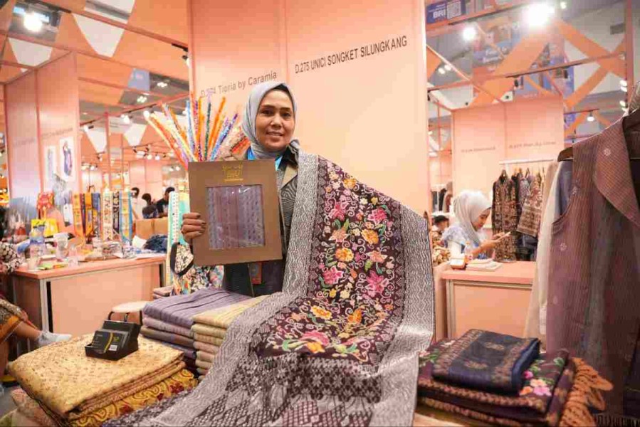 Kesuksesan UMKM Songket Silungkang Unici, Upaya BRI Dorong Produk Warisan Budaya Tembus Pasar Internasional