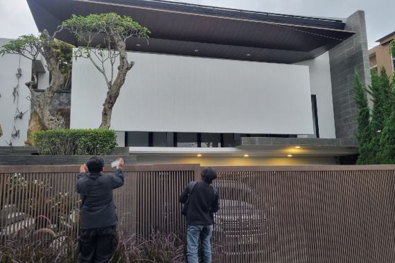 KPK Geledah Rumah Mewah Milik Ridwan Kamil di Bandung