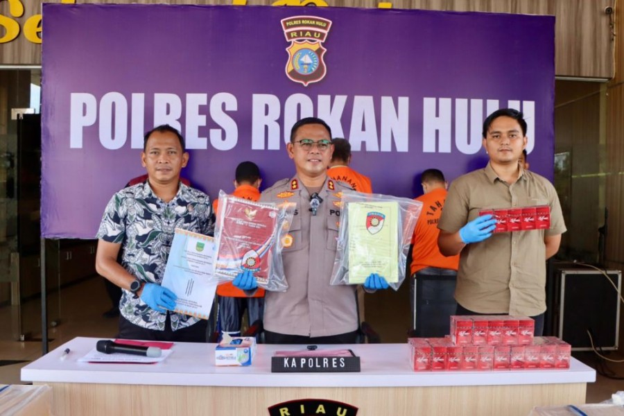 Polres Rohul Tangkap Wanita Pemilik Toko Jual Rokok Luffman 5.000 Bungkus