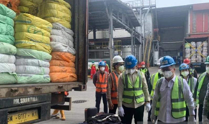 Kemendag Musnahkan 500 Balpres Pakaian Bekas Impor