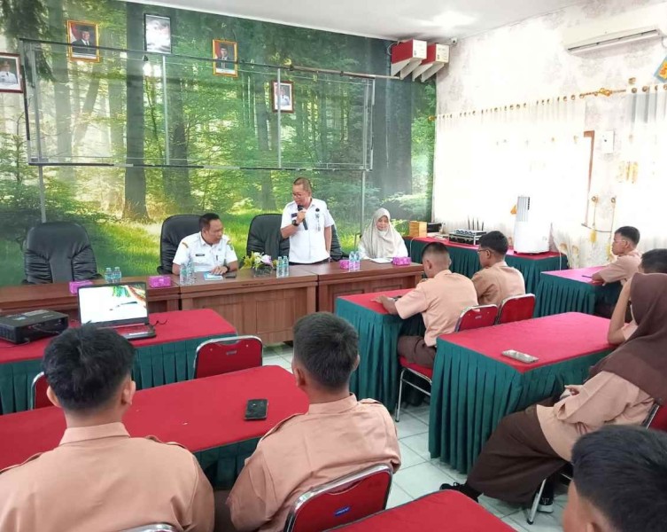 Disnakertrans Riau Sosialisasikan Program Magang ke Jepang di SMKN 2 Pekanbaru