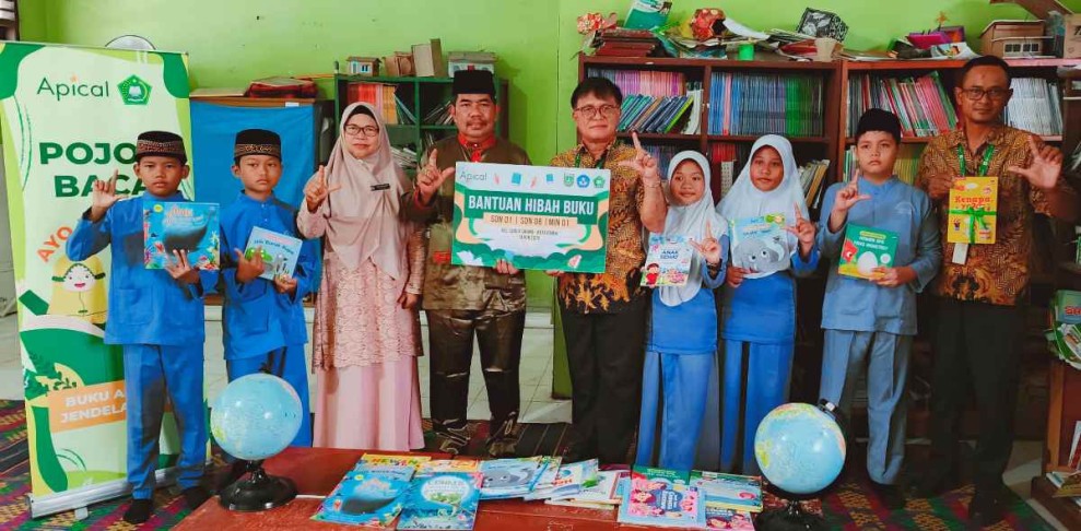 Dukung Literasi Anak, Apical Salurkan Ratusan Buku untuk Tiga Sekolah Dasar di Dumai