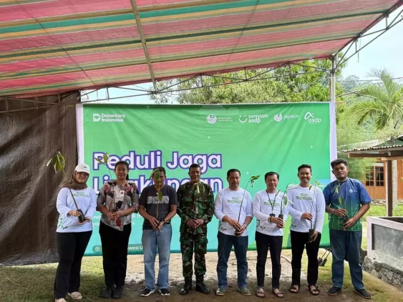Hijaukan Pesisir Bitung, ASDP Tanam 3.000 Bibit Mangrove