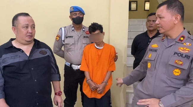Pura-pura Membeli, Pria Asal Rohul Gasak Emas di Toko Nirwana Pekanbaru.