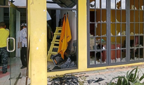 Kantor DPD Golkar di Ambon Diserang Massa, Jendela Pecah-Pintu Rusak