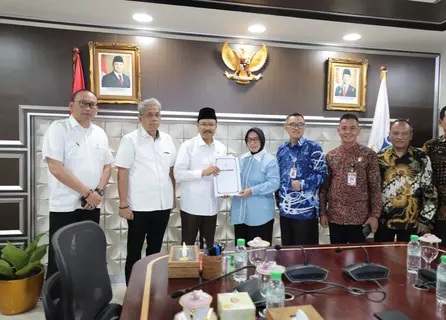 Mensos: Sekolah Rakyat Anak Belajar, Keluarga Terangkat
