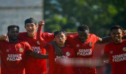 Babak Pertama Laga Penentuan Degradasi Liga 1: Semen Padang dan Barito Masih Imbang, PSS Unggul