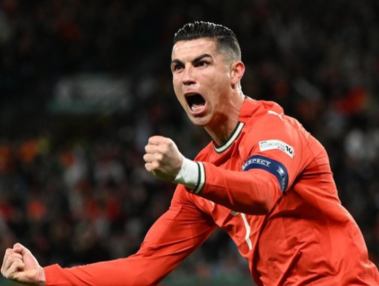 Kirim Jersey ke Trump, Ronaldo Kasih Pesan Damai