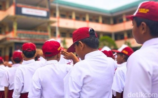 Sah, MK Putuskan SD dan SMP Negeri dan Swasta Gratis
