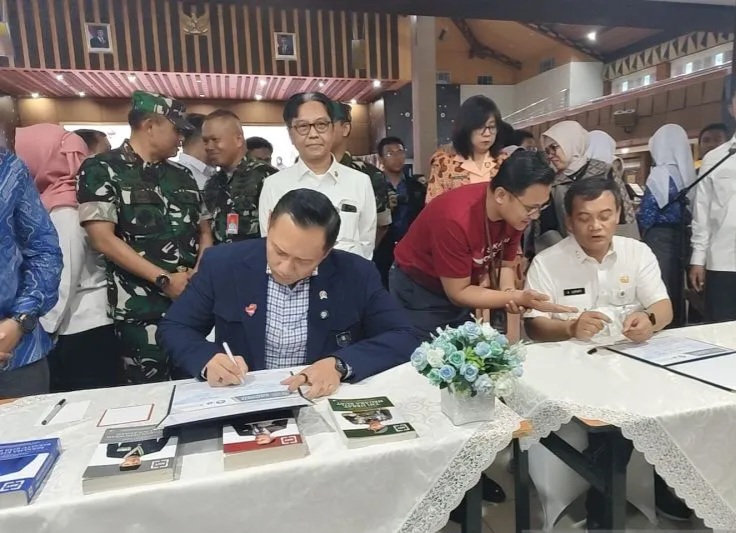 AHY Mencanangkan Sekolah Garuda di SMA Pradita Dirgantara