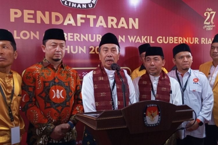 Pasangan Cagubri Syamsuar-Cawagubri Mawardi Daftar ke KPU Riau