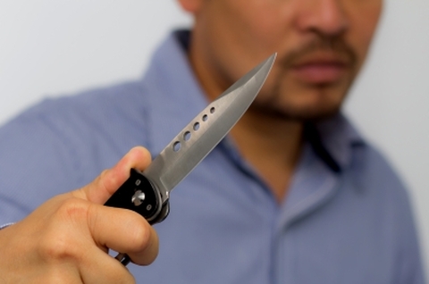 Cemburu Membara, Suami Tusuk Istri dan Selingkuhan di Kebayoran Baru