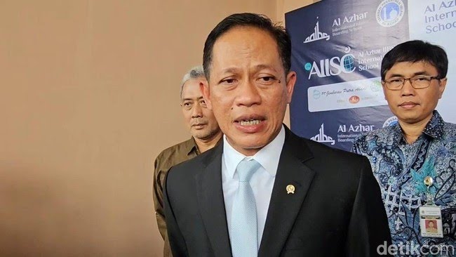 Menteri LH Ancam Sanksi Pidana Pemda yang Tak Tutup Open Dumping