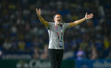 Pelatih Thailand Lega Tak Segrup Indonesia di Piala AFF 2026