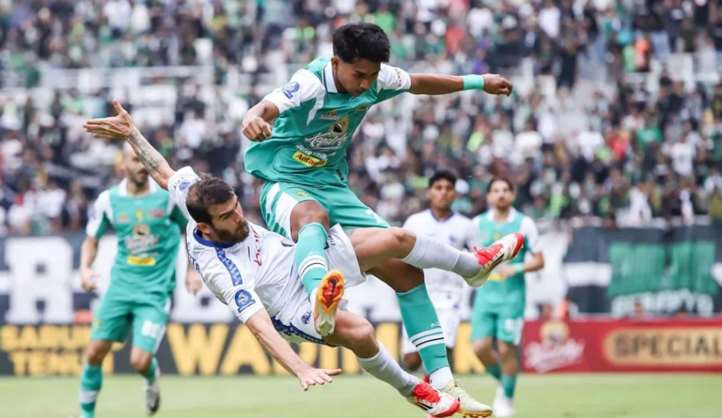 Persebaya Raih Tiga Poin Usai Hajar Arema 4-0