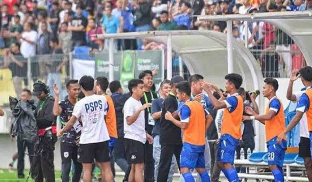 Ulah Suporter, PSPS Pekanbaru Dijatuhi Sanksi Denda oleh Komdis PSSI, Ini Penjelasannya
