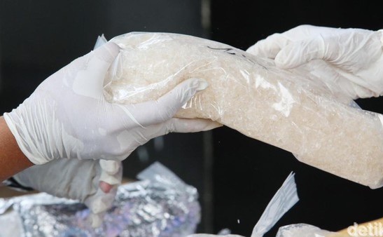 Sebanyak1,9 Kg Sabu ke Jakarta saat Hendak Naik Pesawat