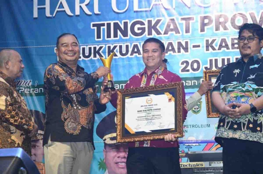 BRK Syariah Raih Penghargaan Perusahaan Peduli CSR Terbaik dari JMSI