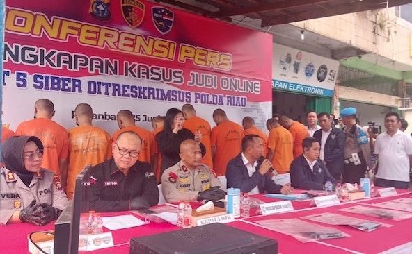 Polda Riau Bongkar Judi Online Beromzet Rp3,6 Miliar, 12 Pelaku Ditangkap
