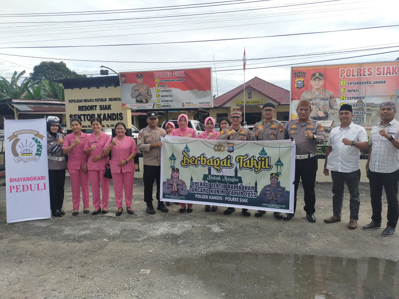 Kapolsek Kandis Gebyar Ramadan 1446 H/2025 dengan Berbagi Takjil