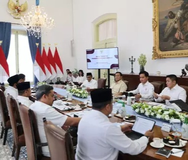Prabowo Kumpulkan Menteri di Istana untuk Evaluasi Program Makan Bergizi Gratis
