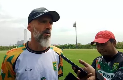 Eduardo Perez Fokus Angkat Mental Persebaya Jelang Duel vs Persis