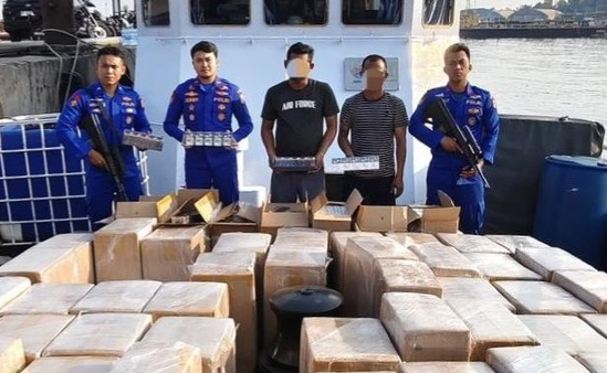 Kapal Baharkam Polri Gagalkan Penyelundupan Rokok Ilegal dari Batam ke Riau
