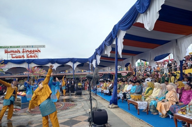 Antusias Petang Belimau, Rumah Singgah Tuan Kadi hingga Jembatan Siak Dipadati Warga