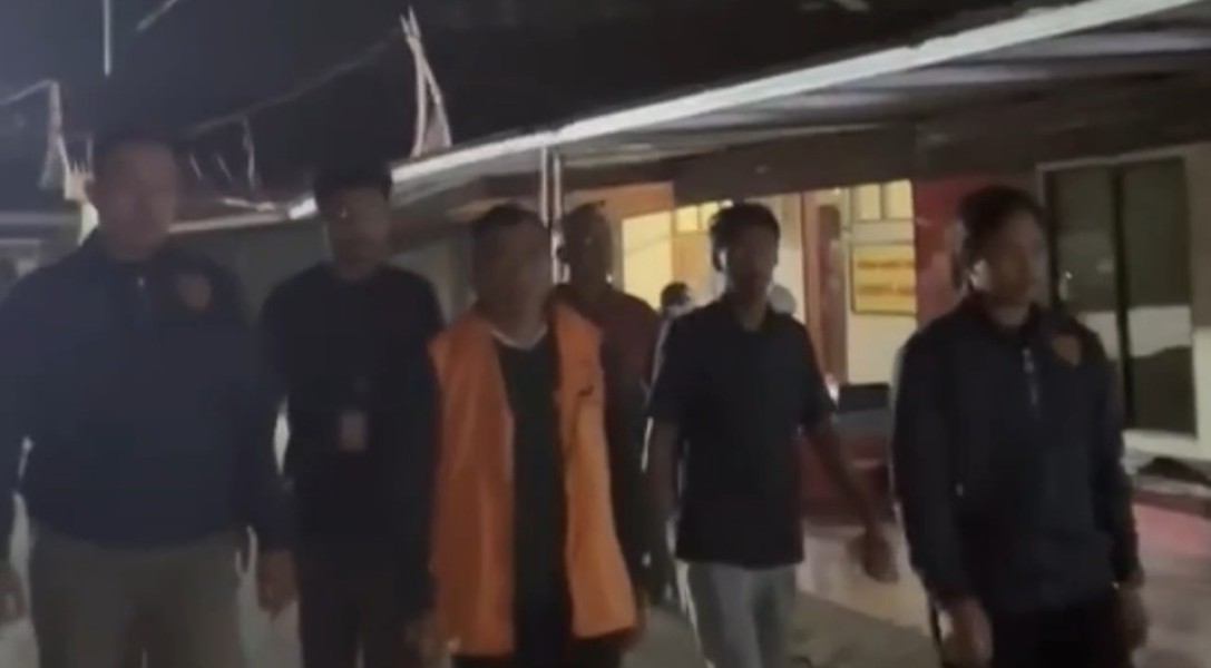 Sempat Buron, Kades di Mamuju Akhirnya Menyerahkan Diri ke Polisi