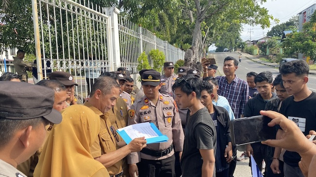 Aktivis Demo Disdikpora Kampar, Desak Kepsek Jual LKS Diberi Sanksi Tegas