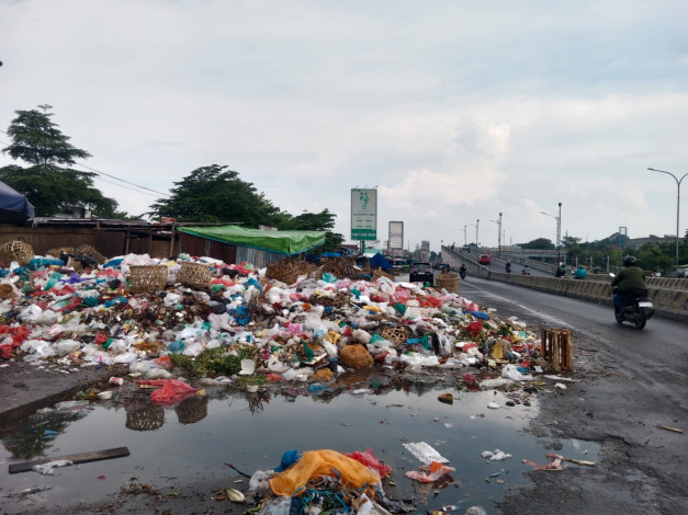 DPRD Desak PT EPP Penuhi Kewajiban,  Sampah Masih Banyak Menumpuk