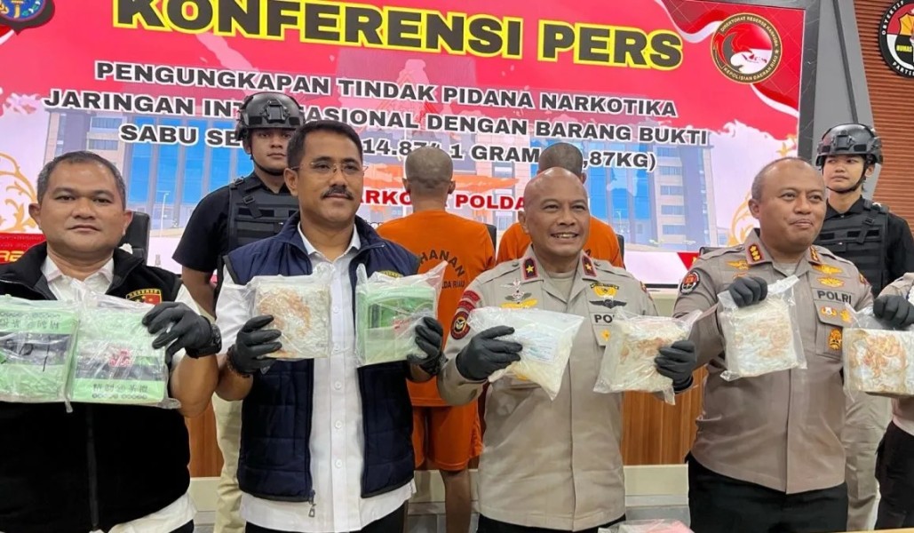 Polda Riau Gagalkan Penyelundupan 15 Bungkus Sabu Tujuan Padang