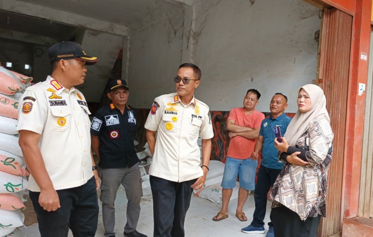 Satpol PP Siak Tertibkan Ruko dan Gudang Usaha Tak Berizin