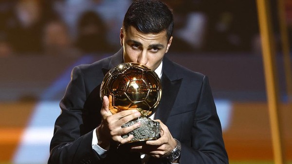 Rodri Usai Menangi Ballon d'Or 2024