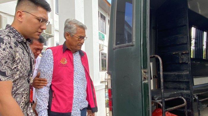 Eks Bupati Kuansing Sukarmis Dituntut 13,5 Tahun Penjara dan Bayar Uang Pengganti Rp22,5 Miliar