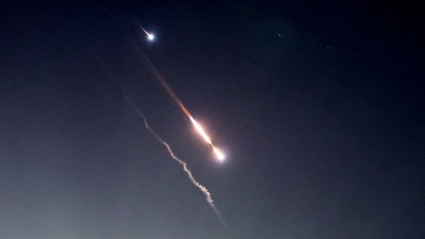 Sirene Meraung-raung, Yordania Cegat Rudal-Drone di Wilayahnya