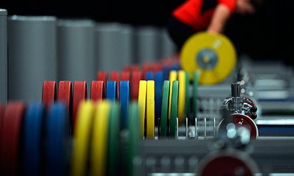 Atlet Amatir Tewas Tertimpa Barbel Saat Latihan di Gym